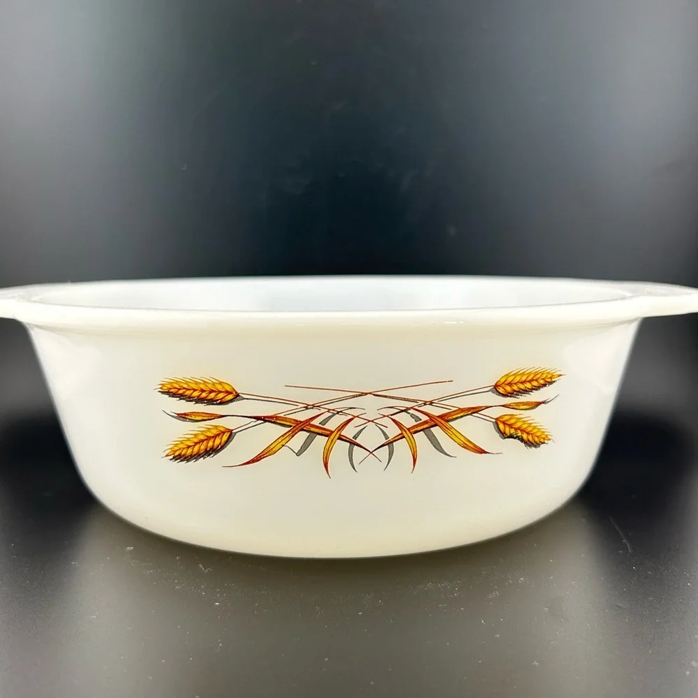 Vintage 1 1/2-quart Ovenware, Wheat Pattern by Fire King
